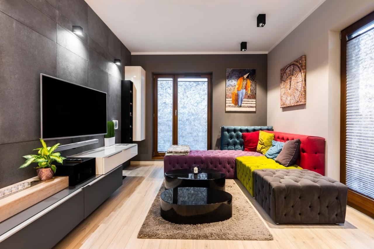 Elegant Business Accommodation With Parking - By Upstairs Cracovia Exterior foto